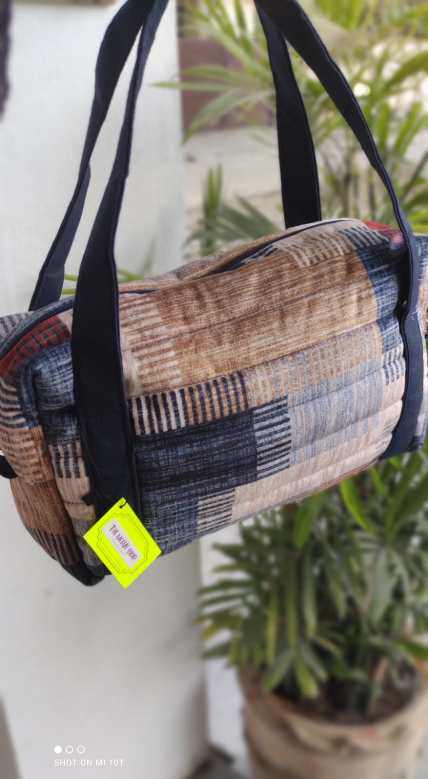 Cobalt Mosaic: Premium Printing Velvet Accessory Bag