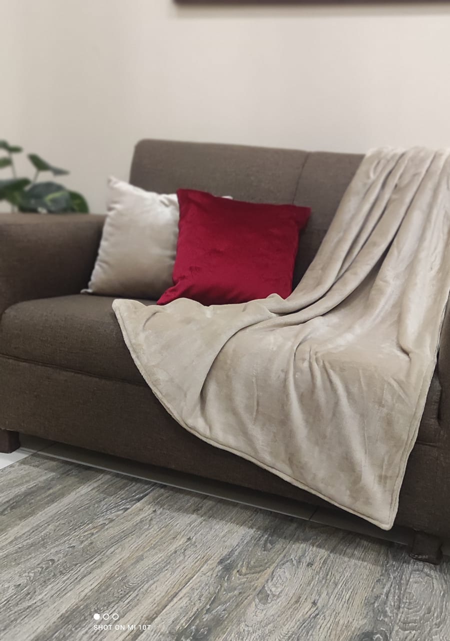 Premium Velvet Sofa Throw - Soft & Decorative Living Room Blanket