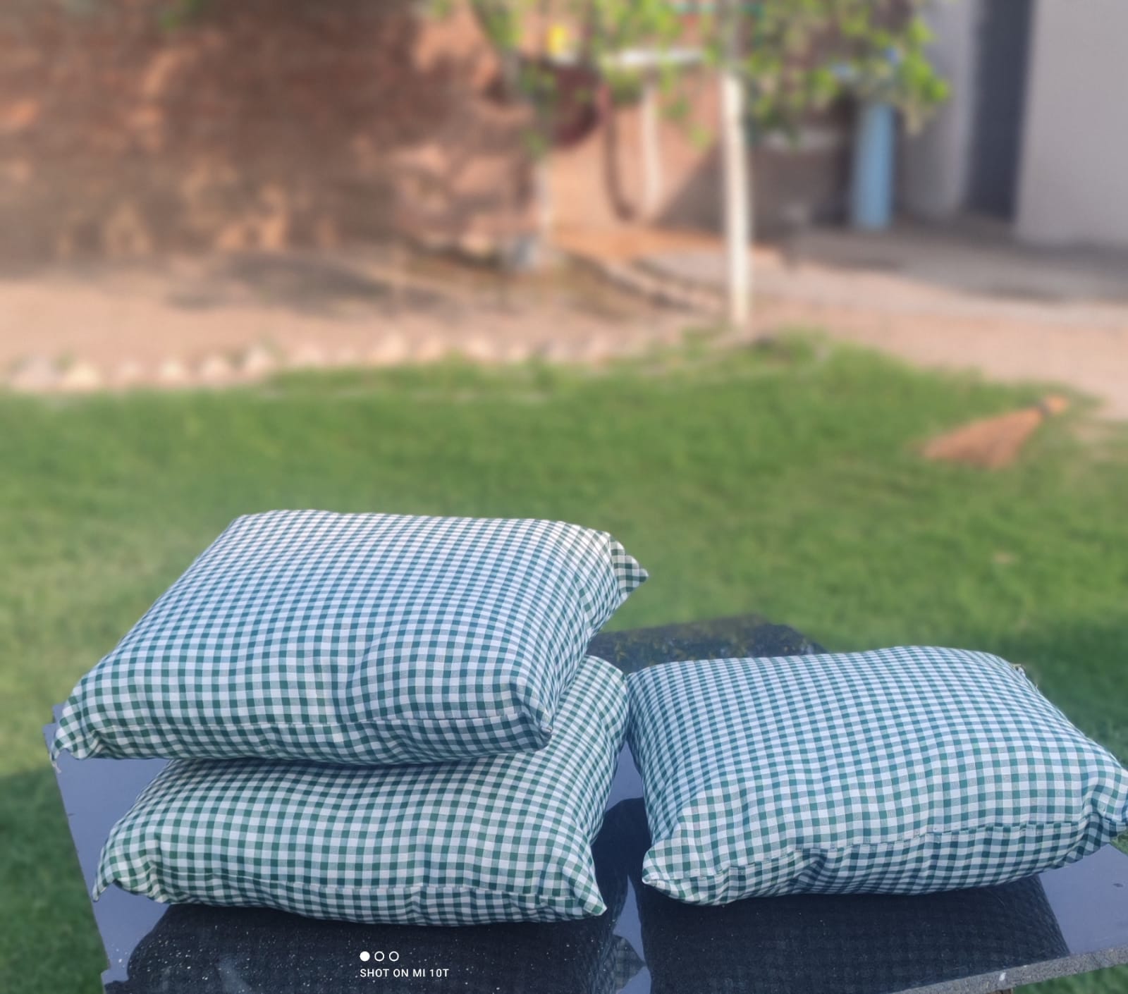 Classic Checkered Cotton Cushion – Premium Quality at Rs 400 Each